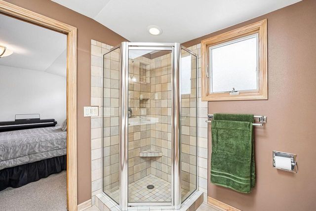 4949 Idlewild AVENUE, Whitefish Bay, WI 53217