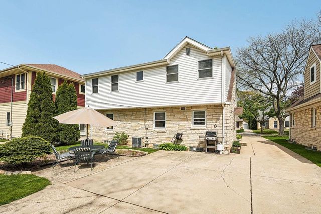 4949 Idlewild AVENUE, Whitefish Bay, WI 53217