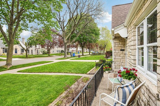4949 Idlewild AVENUE, Whitefish Bay, WI 53217