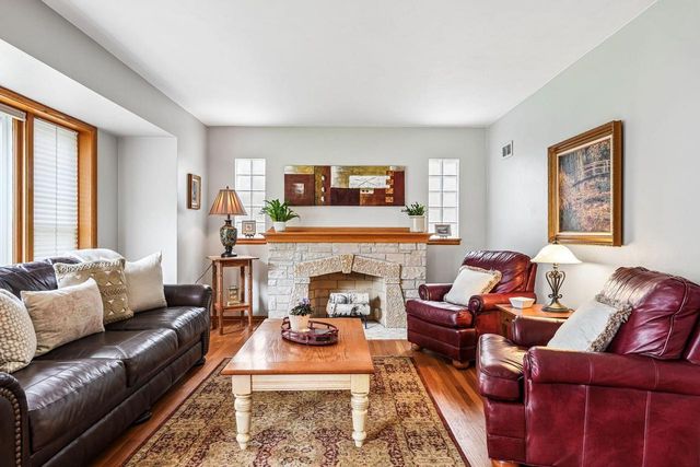 4949 Idlewild AVENUE, Whitefish Bay, WI 53217