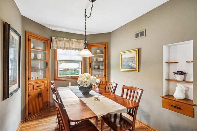 4949 Idlewild AVENUE, Whitefish Bay, WI 53217