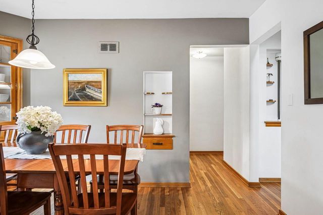 4949 Idlewild AVENUE, Whitefish Bay, WI 53217