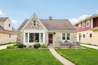 4949 Idlewild AVENUE, Whitefish Bay, WI 53217
