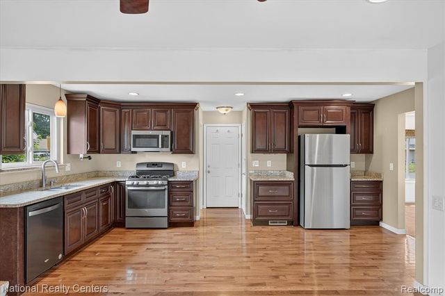 14081 Riga Street, Livonia, MI 48154