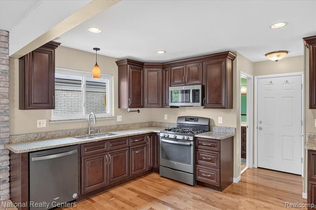 14081 Riga Street, Livonia, MI 48154