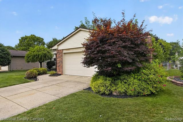 14081 Riga Street, Livonia, MI 48154