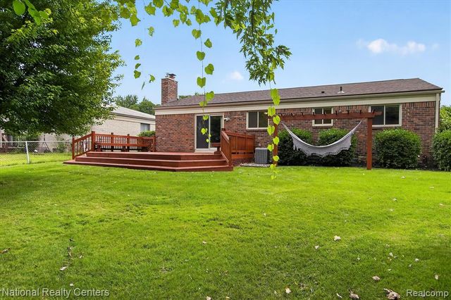 14081 Riga Street, Livonia, MI 48154