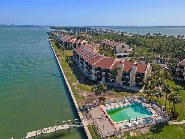 7520 SUNSHINE SKYWAY LANE S 110, St Petersburg, FL 33711