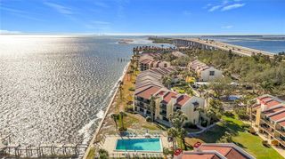 7520 SUNSHINE SKYWAY LANE S 110, St Petersburg, FL 33711
