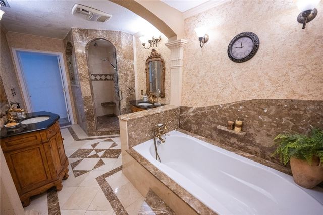 690 PERCHERON CIRCLE, Nokomis, FL 34275