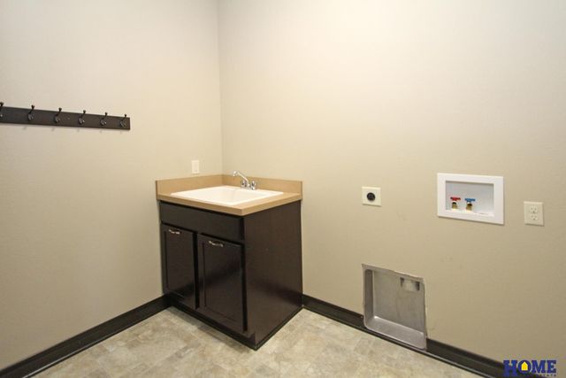 7377 Yankee Woods Drive, Lincoln, NE 68516