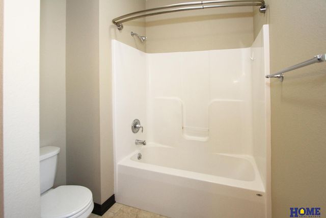 7377 Yankee Woods Drive, Lincoln, NE 68516