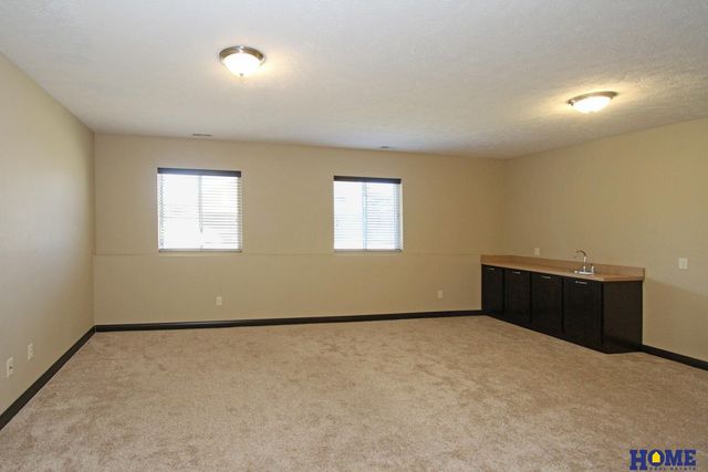 7377 Yankee Woods Drive, Lincoln, NE 68516