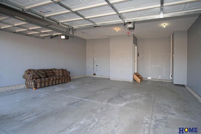 7377 Yankee Woods Drive, Lincoln, NE 68516