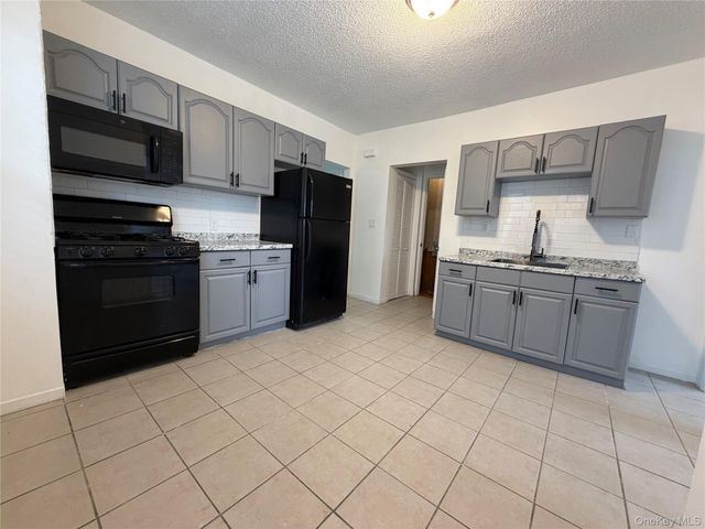 12215 11th Avenue 2, College Point, NY 11356