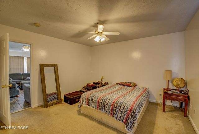 810 Harvest Meadows Drive, Kodak, TN 37764
