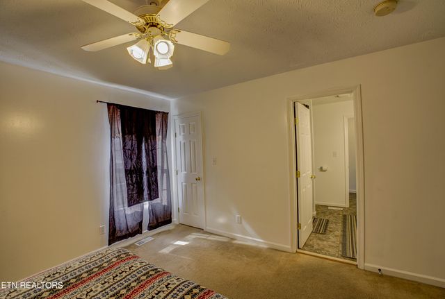 810 Harvest Meadows Drive, Kodak, TN 37764