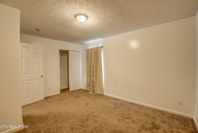 810 Harvest Meadows Drive, Kodak, TN 37764