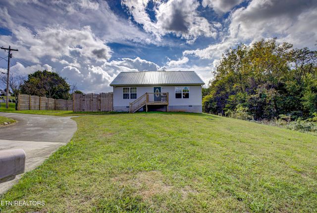 810 Harvest Meadows Drive, Kodak, TN 37764
