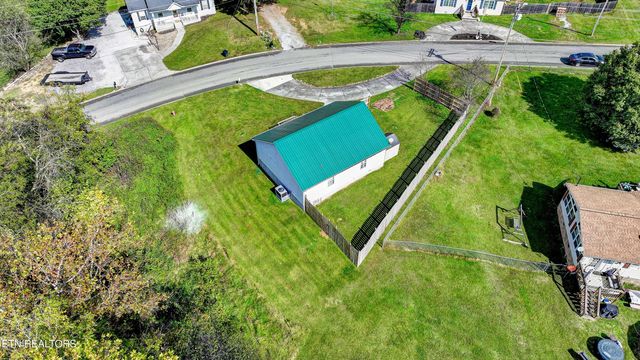 810 Harvest Meadows Drive, Kodak, TN 37764