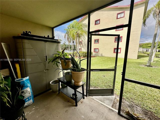 1600 SW 127th Way 101C, Pembroke Pines, FL 33027
