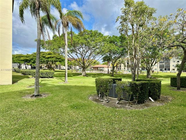 1600 SW 127th Way 101C, Pembroke Pines, FL 33027
