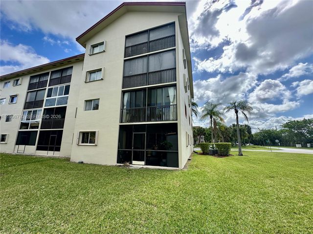 1600 SW 127th Way 101C, Pembroke Pines, FL 33027