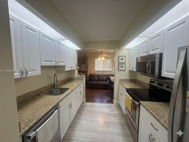 1600 SW 127th Way 101C, Pembroke Pines, FL 33027