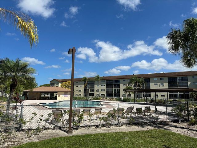 1600 SW 127th Way 101C, Pembroke Pines, FL 33027