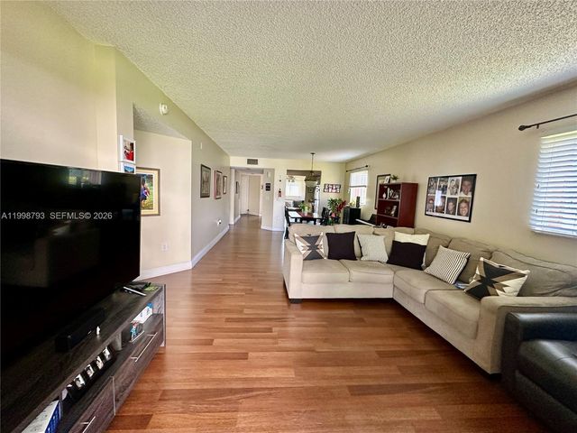 1600 SW 127th Way 101C, Pembroke Pines, FL 33027