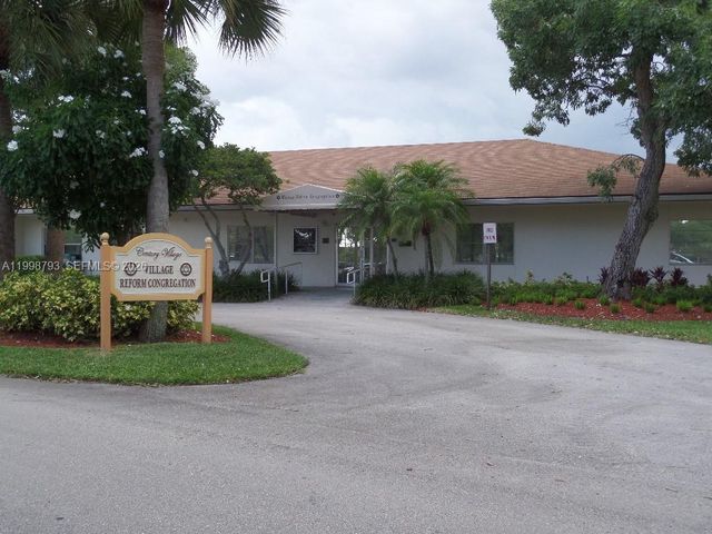 1600 SW 127th Way 101C, Pembroke Pines, FL 33027