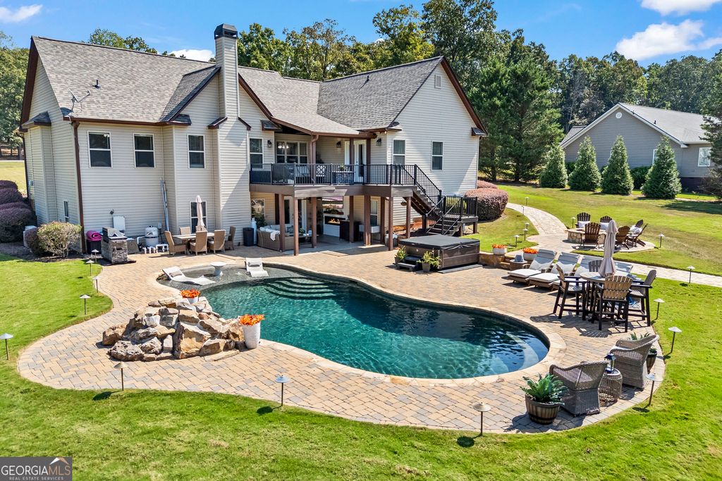 300 Stone Creek Drive, Hull, GA 30646 — exterior