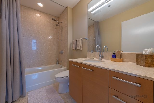 340 E Randolph Street 4902, Chicago, IL 60601