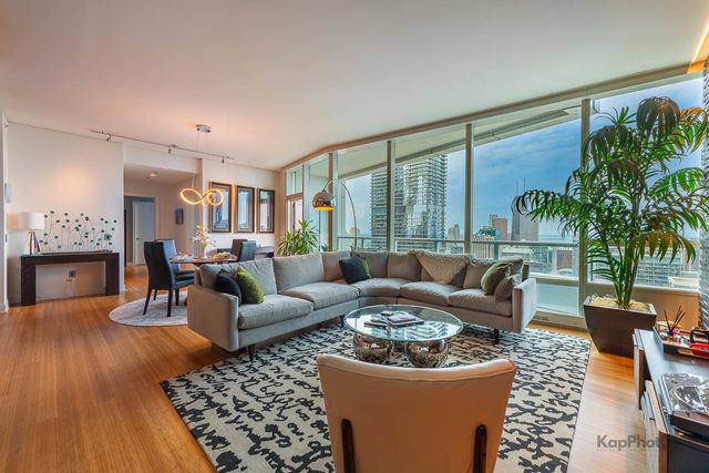 340 E Randolph Street 4902, Chicago, IL 60601