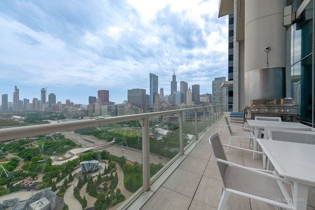 340 E Randolph Street 4902, Chicago, IL 60601