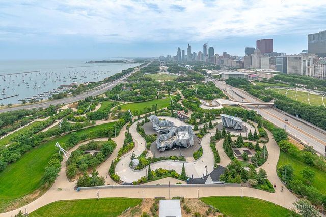 340 E Randolph Street 4902, Chicago, IL 60601