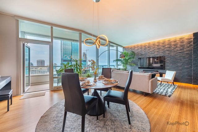 340 E Randolph Street 4902, Chicago, IL 60601