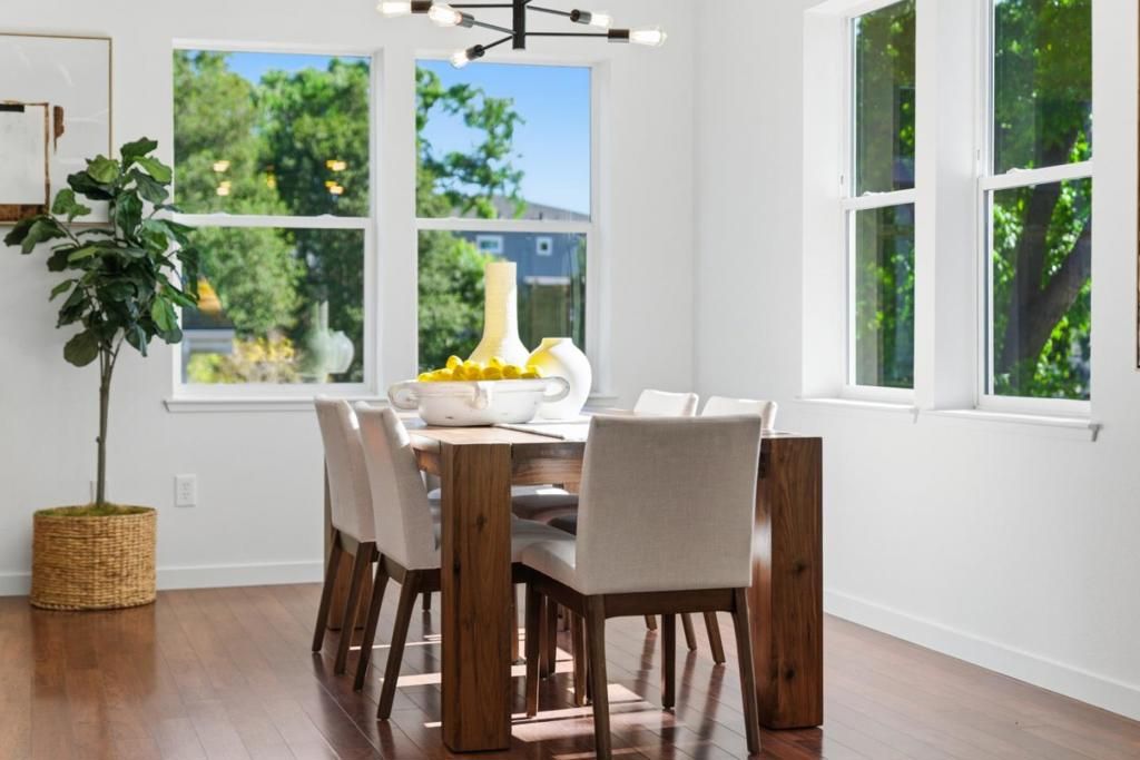 Image 12 of property listing at 1950 Cambridge Drive, Mountain View, CA 94043