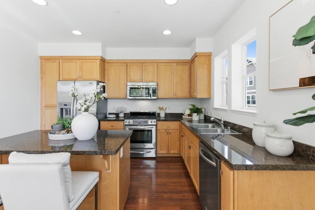 Image 17 of property listing at 1950 Cambridge Drive, Mountain View, CA 94043