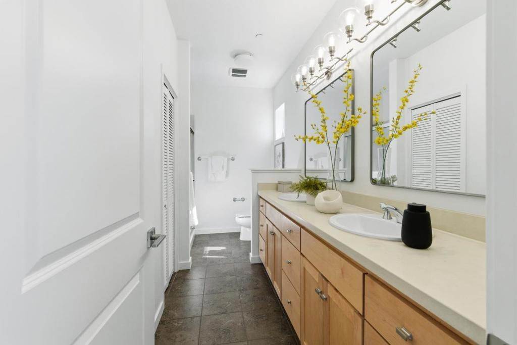 Image 38 of property listing at 1950 Cambridge Drive, Mountain View, CA 94043