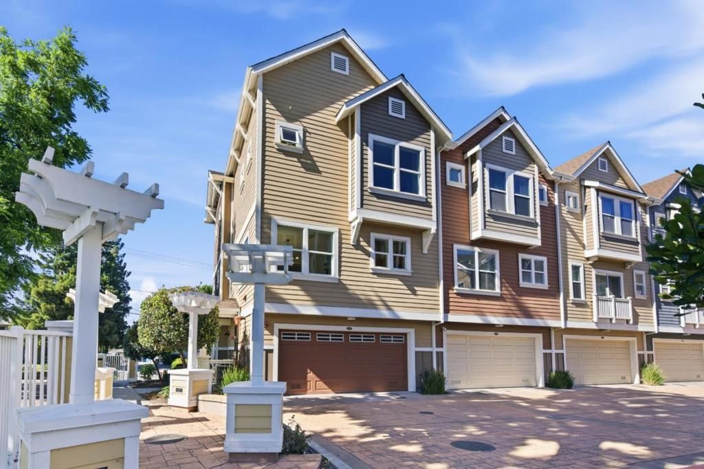 Image 47 of property listing at 1950 Cambridge Drive, Mountain View, CA 94043