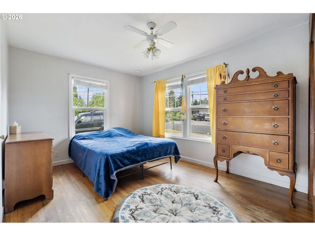 706 Se 135TH Ave, Portland, OR 97233