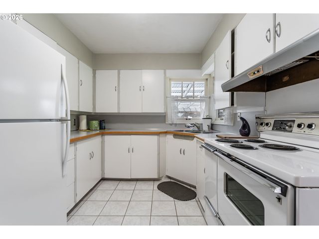 706 Se 135TH Ave, Portland, OR 97233
