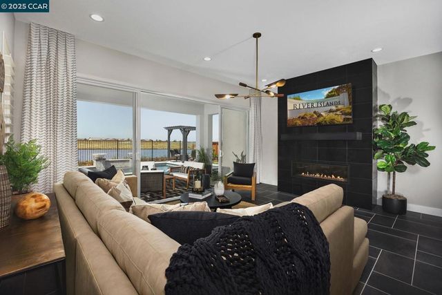 17453 Bushwick Lane, Lathrop, CA 95330