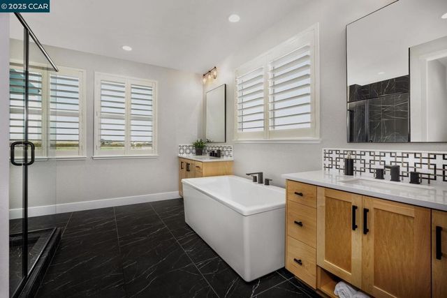 17453 Bushwick Lane, Lathrop, CA 95330