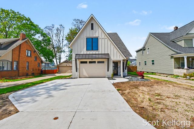 581 S Shore Drive, Holland City, MI 49423