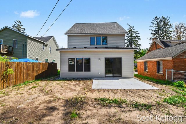 581 S Shore Drive, Holland City, MI 49423