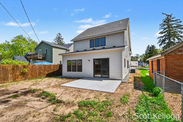 581 S Shore Drive, Holland City, MI 49423