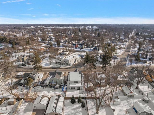 581 S Shore Drive, Holland City, MI 49423