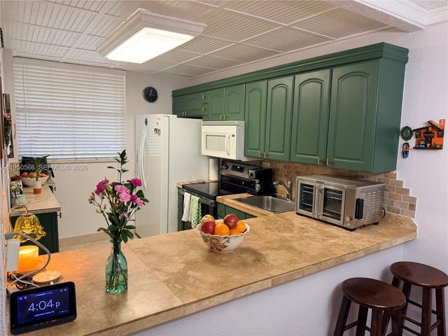 7080 Environ Boulevard 226, Lauderhill, FL 33319